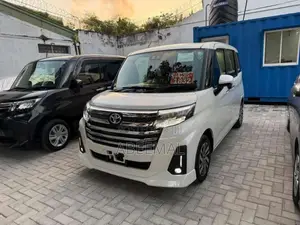Toyota Roomy Custom G 2023 Car Unregistered (Recondition)