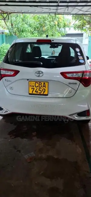 Toyota Vitz 2018 Car (Used)