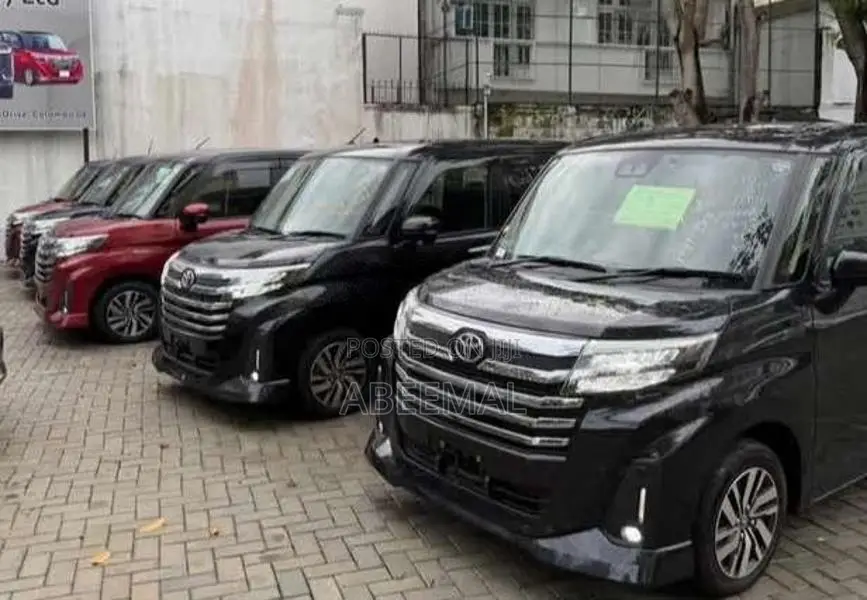 Toyota Roomy Custom G 2023 Car Unregistered (Recondition)