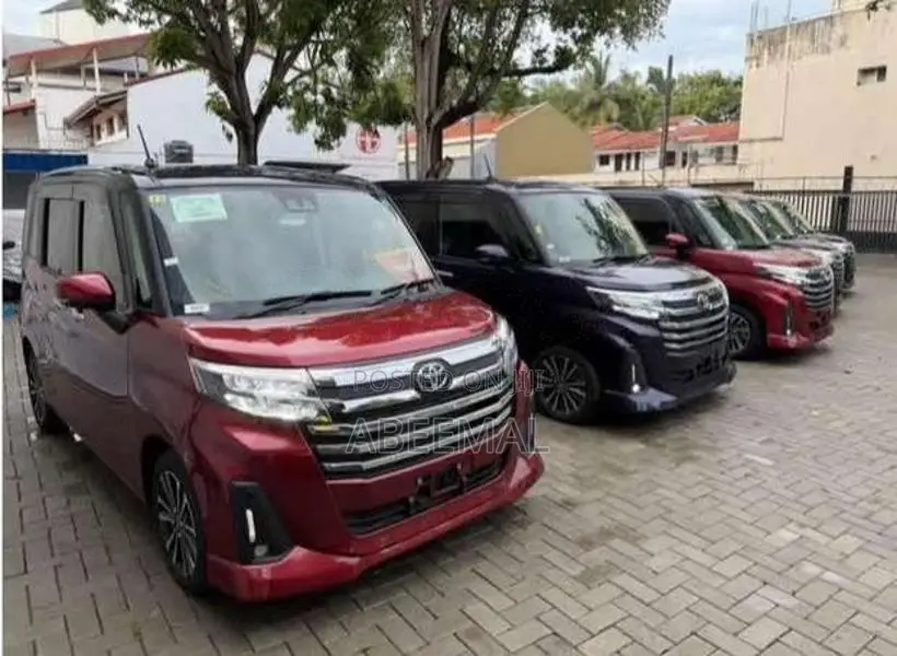 Toyota Roomy Custom G 2023 Car Unregistered (Recondition)