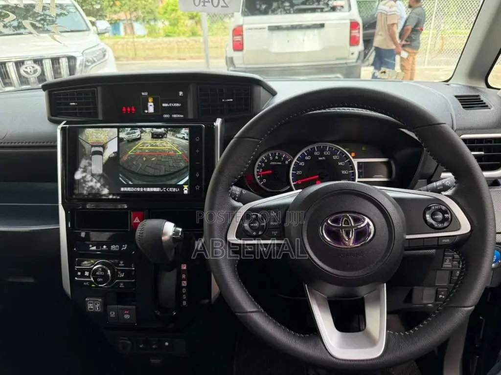 Toyota Roomy Custom G 2023 Car Unregistered (Recondition)