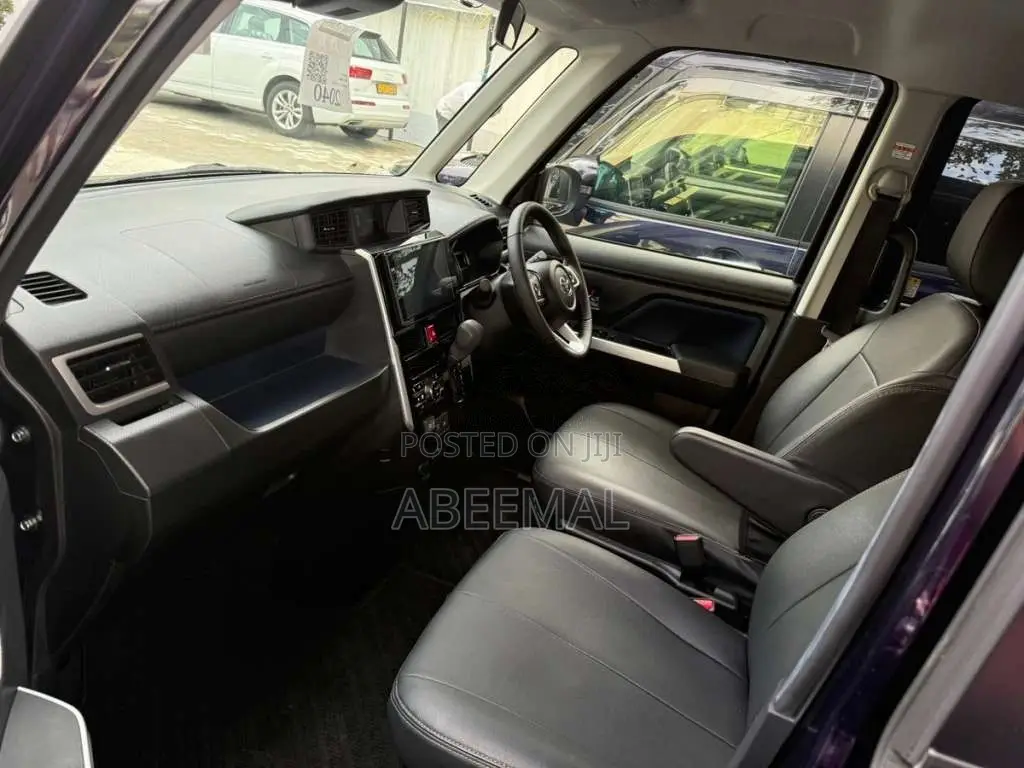 Toyota Roomy Custom G 2023 Car Unregistered (Recondition)