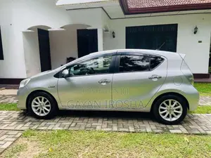 Toyota Aqua 2013 Car (Used)