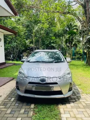 Toyota Aqua 2013 Car (Used)