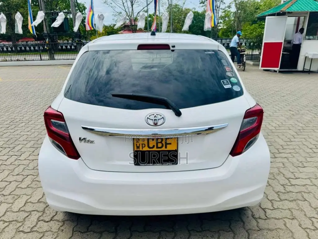 Toyota Vitz 2016 Car (Used)