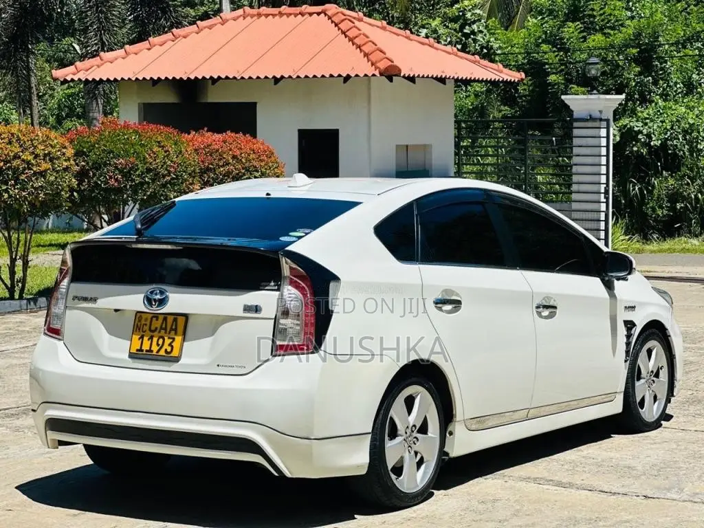 Toyota PRIUS 2012 Car (Used)