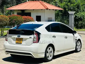 Toyota PRIUS 2012 Car (Used)