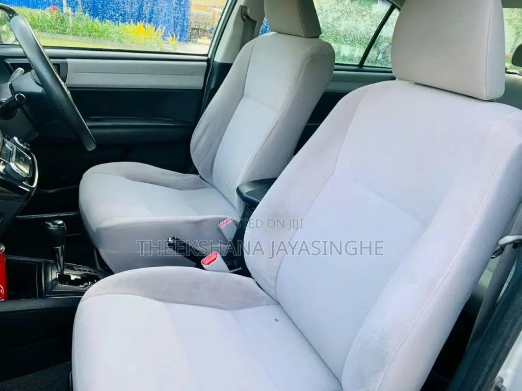 Toyota Axio 2013 Car (Used)