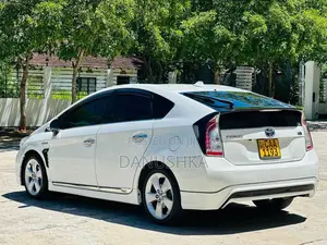 Toyota PRIUS 2012 Car (Used)