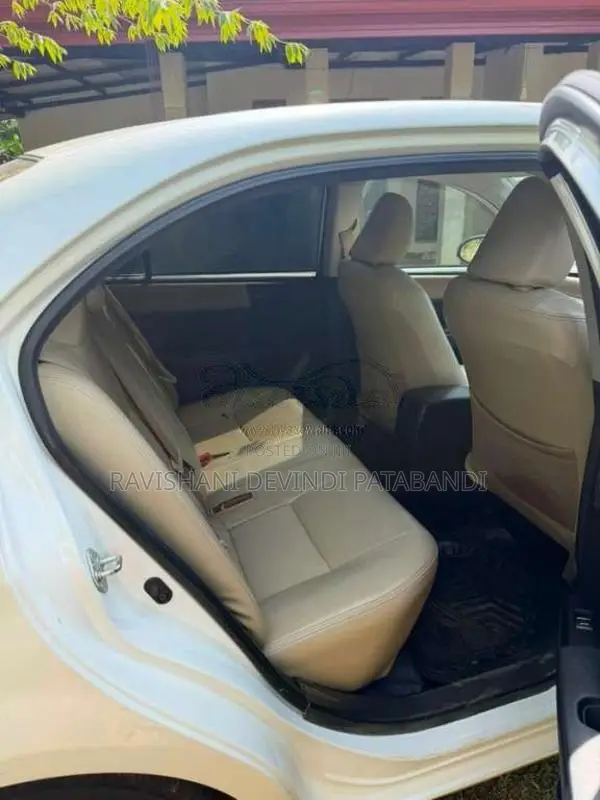 Toyota Axio 2013 Car (Used)