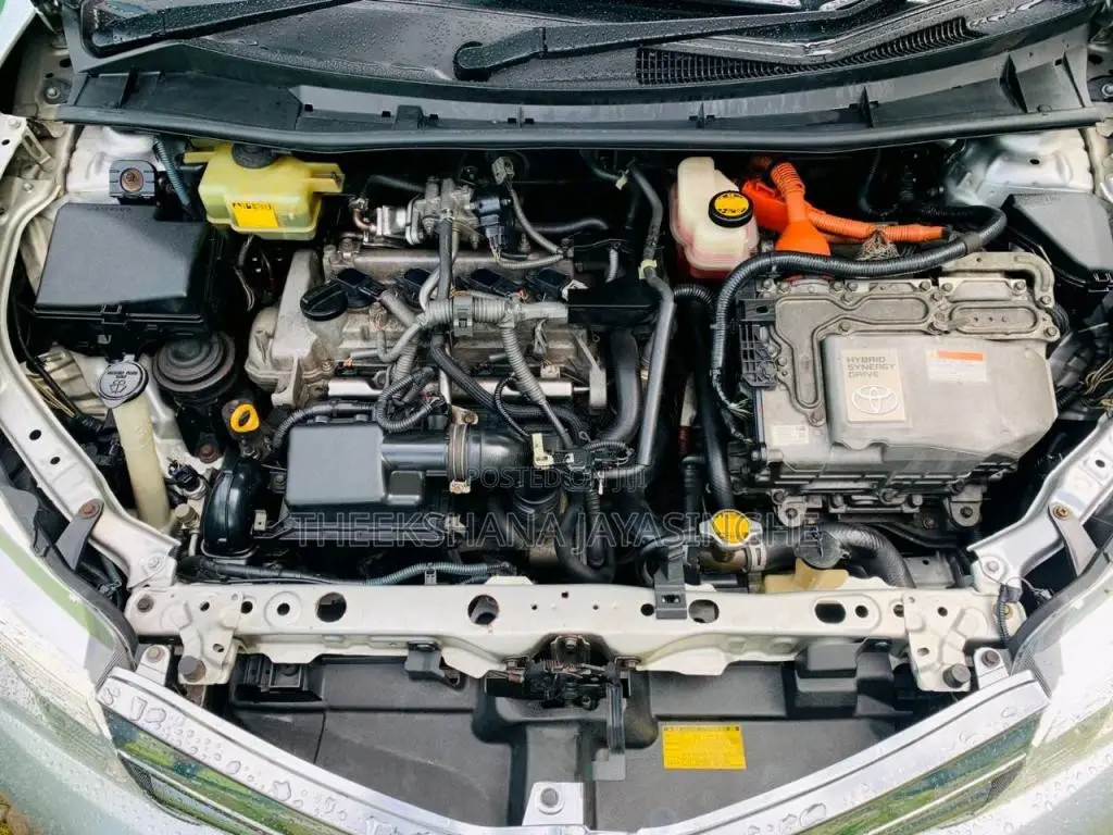 Toyota Axio 2013 Car (Used)