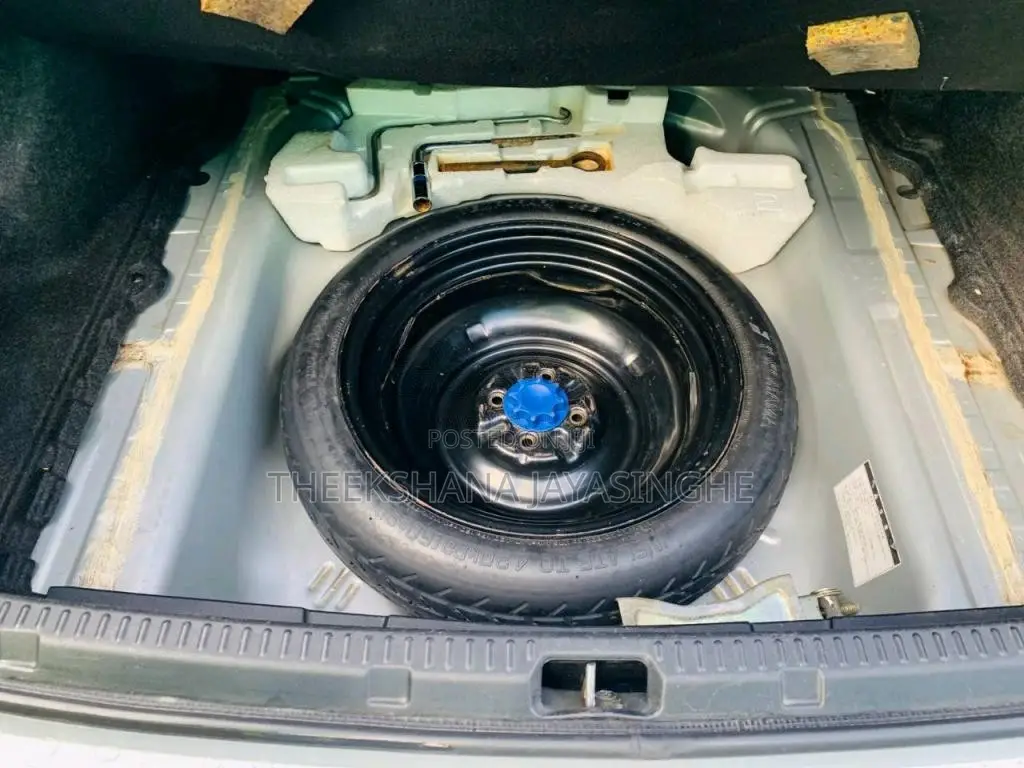 Toyota Axio 2013 Car (Used)