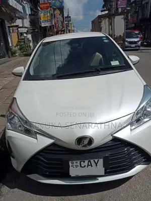 Toyota Vitz 2018 Car (Used)