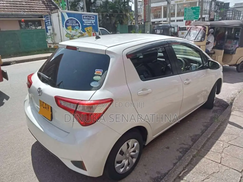 Toyota Vitz 2018 Car (Used)