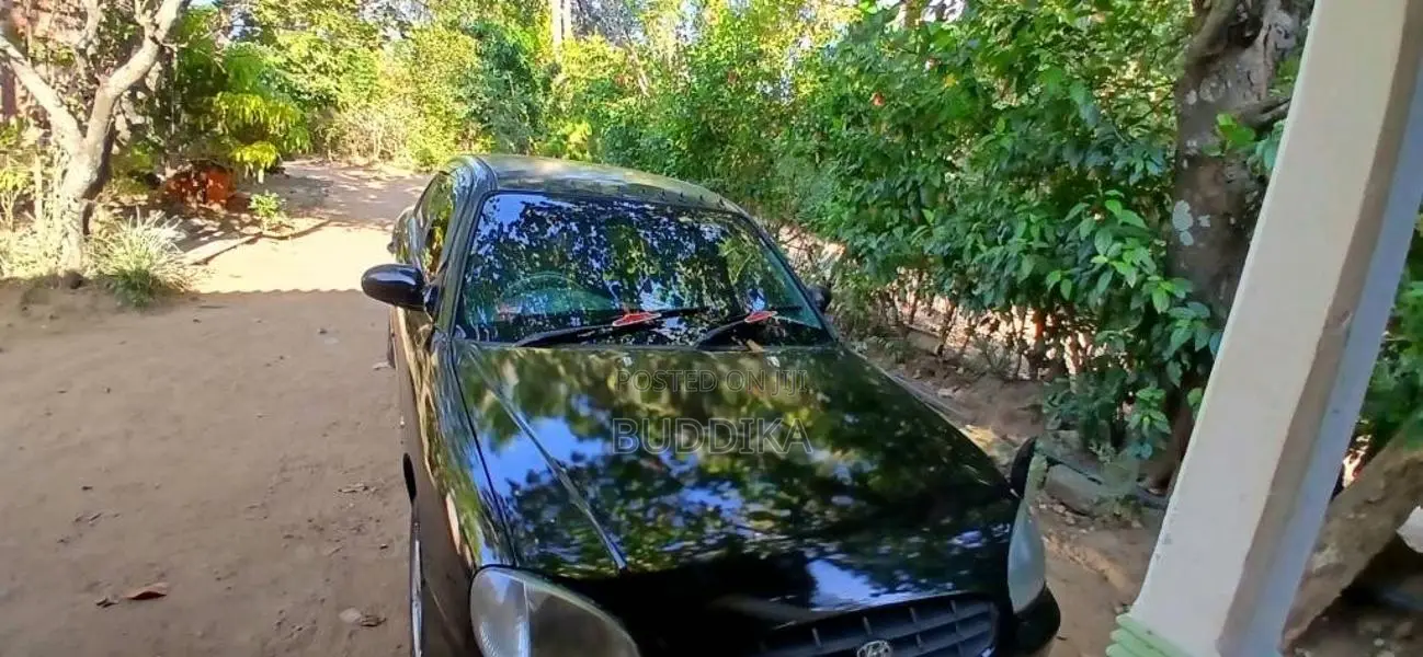 Hyundai Saloon 2011 Car (Used)