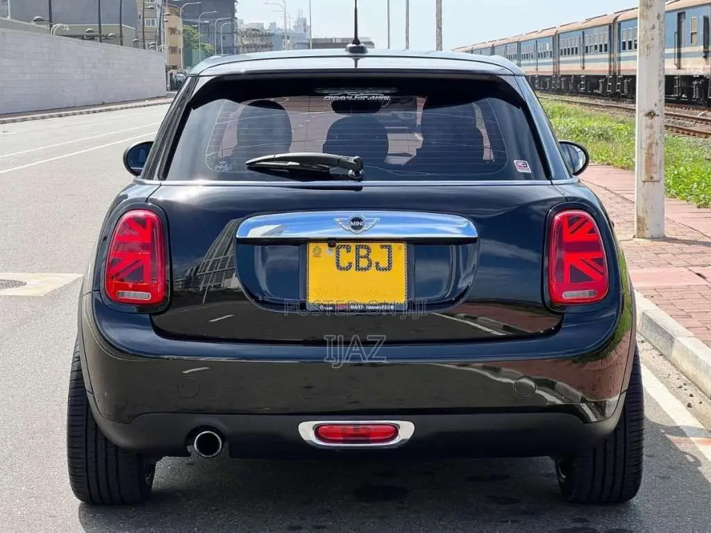 Mini Cooper 2017 Car (Used)