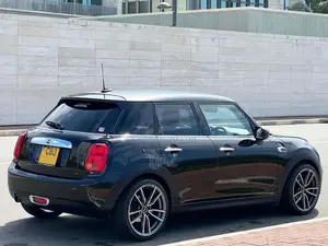 Mini Cooper 2017 Car (Used)