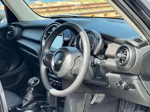 Mini Cooper 2017 Car (Used)