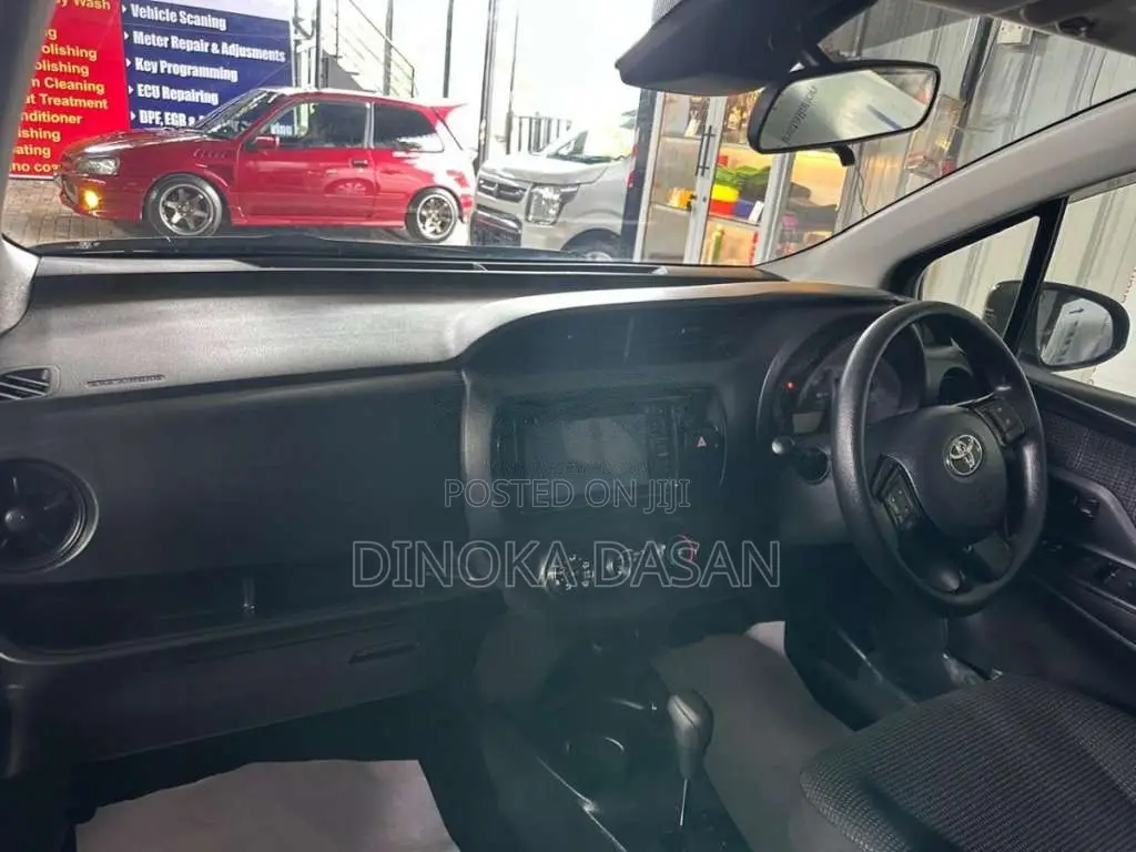 Toyota Vitz 2017 Car (Used)