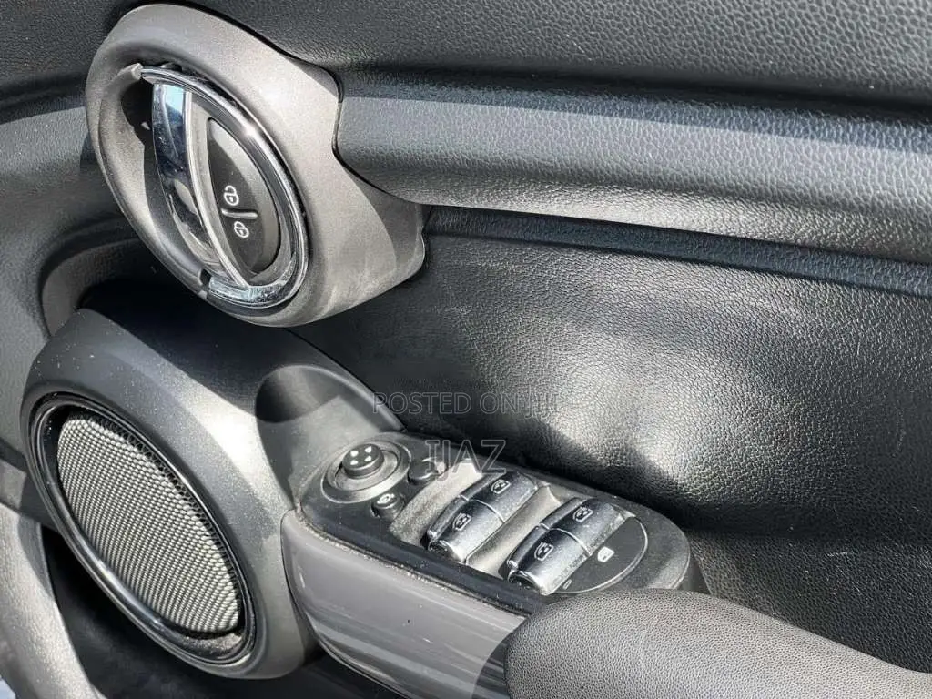 Mini Cooper 2017 Car (Used)
