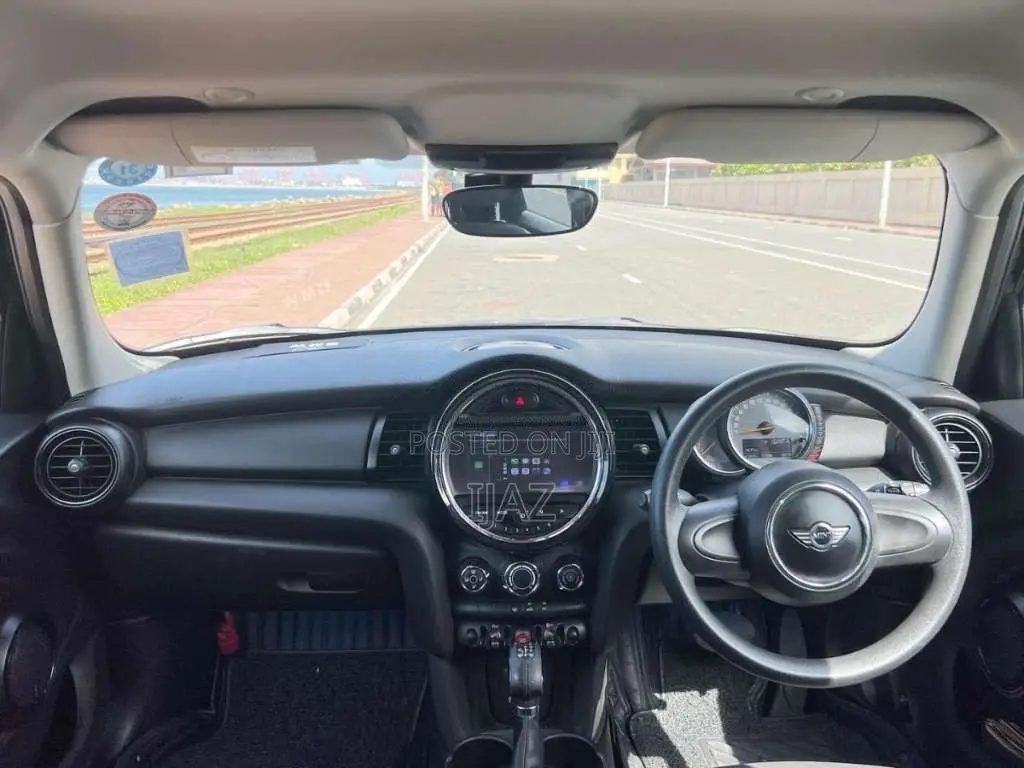 Mini Cooper 2017 Car (Used)