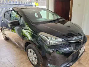 Toyota Vitz 2017 Car (Used)
