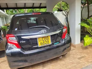 Toyota Vitz 2017 Car (Used)