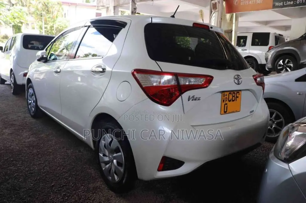 Toyota Vitz 2018 Car (Used)