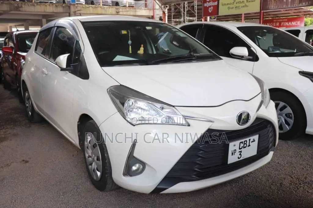 Toyota Vitz 2018 Car (Used)
