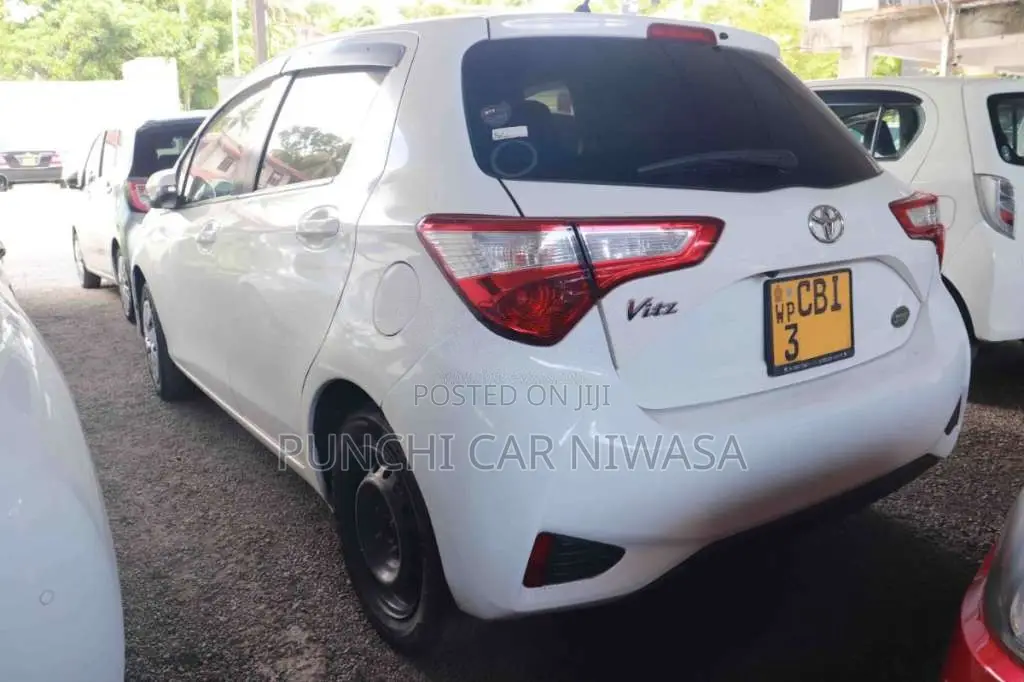 Toyota Vitz 2018 Car (Used)