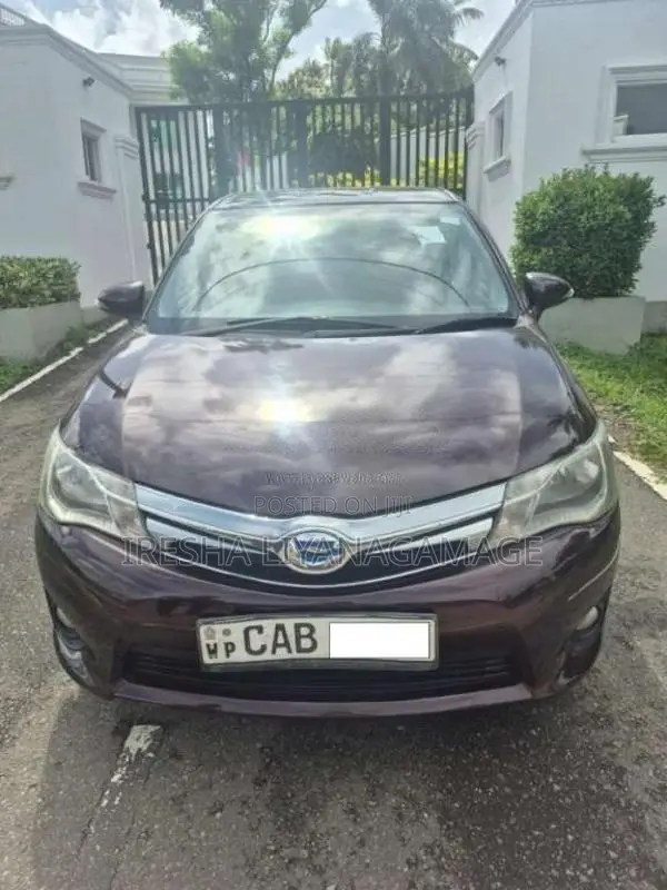 Toyota Axio 2014 Car (Used)