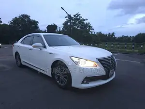 Toyota Crown Royal Saloon 2014 Car (Used)