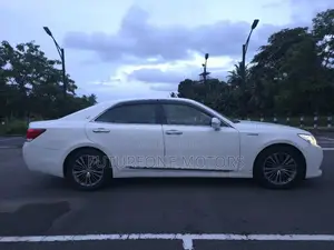 Toyota Crown Royal Saloon 2014 Car (Used)