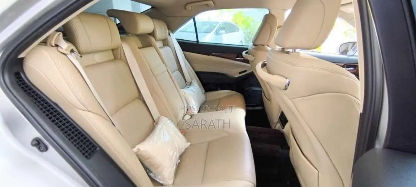 Toyota Crown 2013 Car (Used)