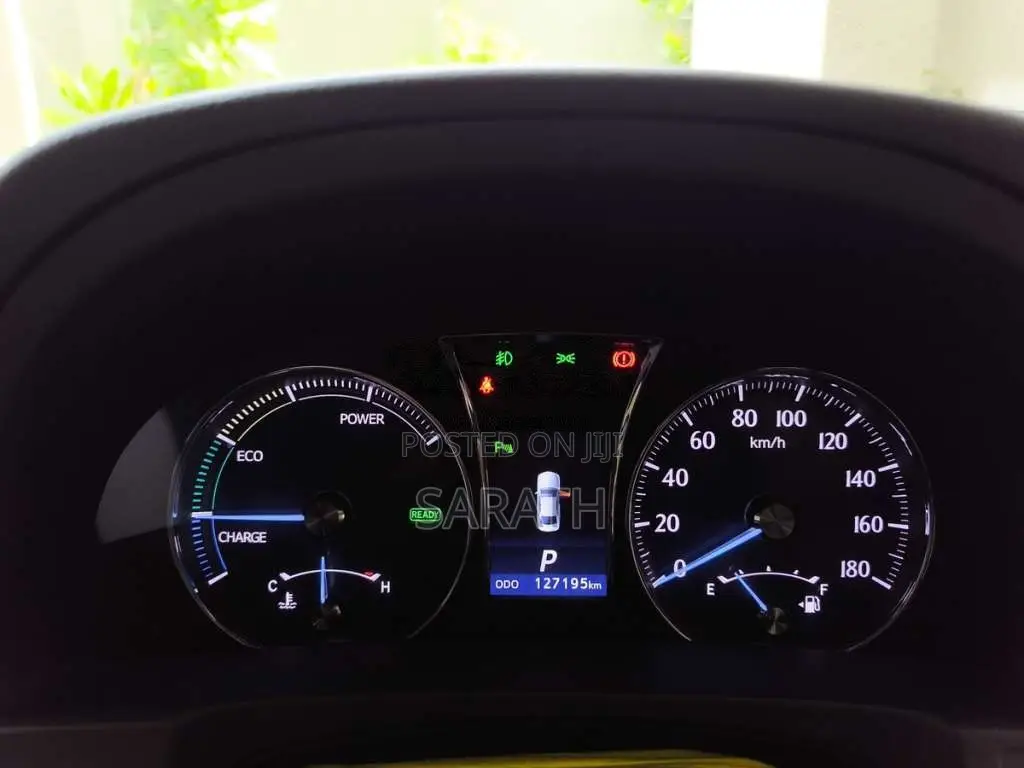 Toyota Crown 2013 Car (Used)