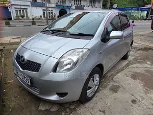 Toyota Vitz 2007 Car (Used)