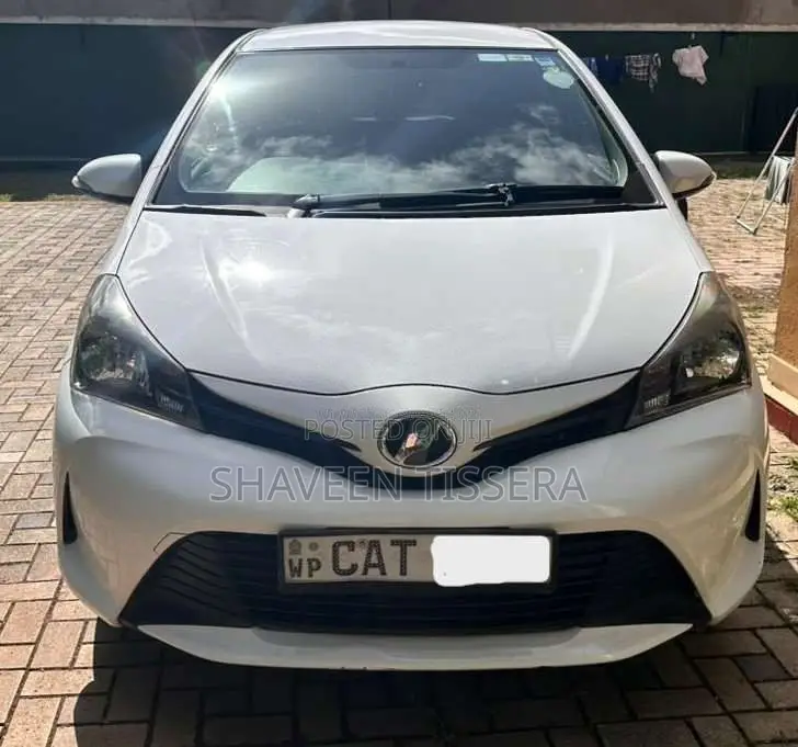 Toyota Vitz 2016 Car (Used)