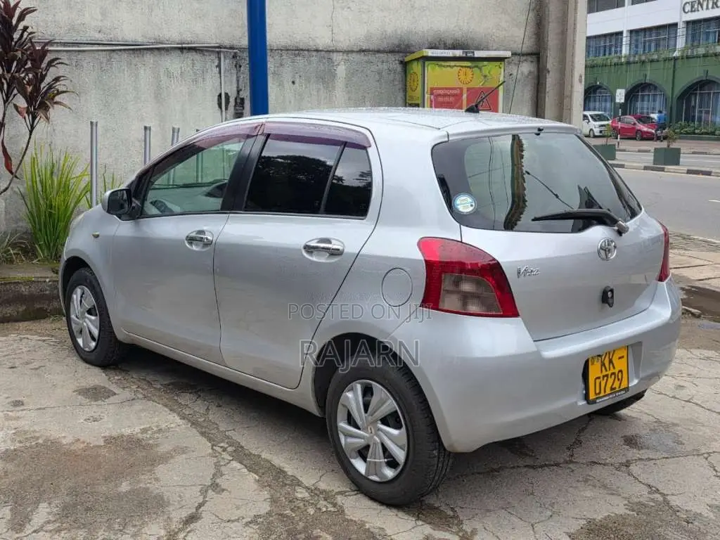 Toyota Vitz 2007 Car (Used)