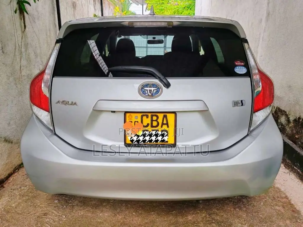 Toyota Aqua Urban 2015 Car (Used)