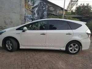 Toyota Prius Alpha CX 2013 Car (Used)