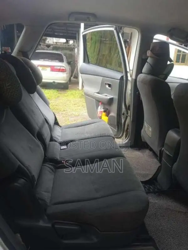 Toyota Prius Alpha CX 2013 Car (Used)