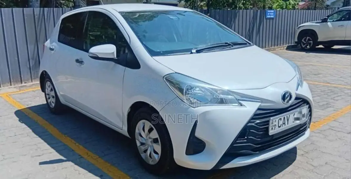 Toyota Vitz 2018 Car (Used)