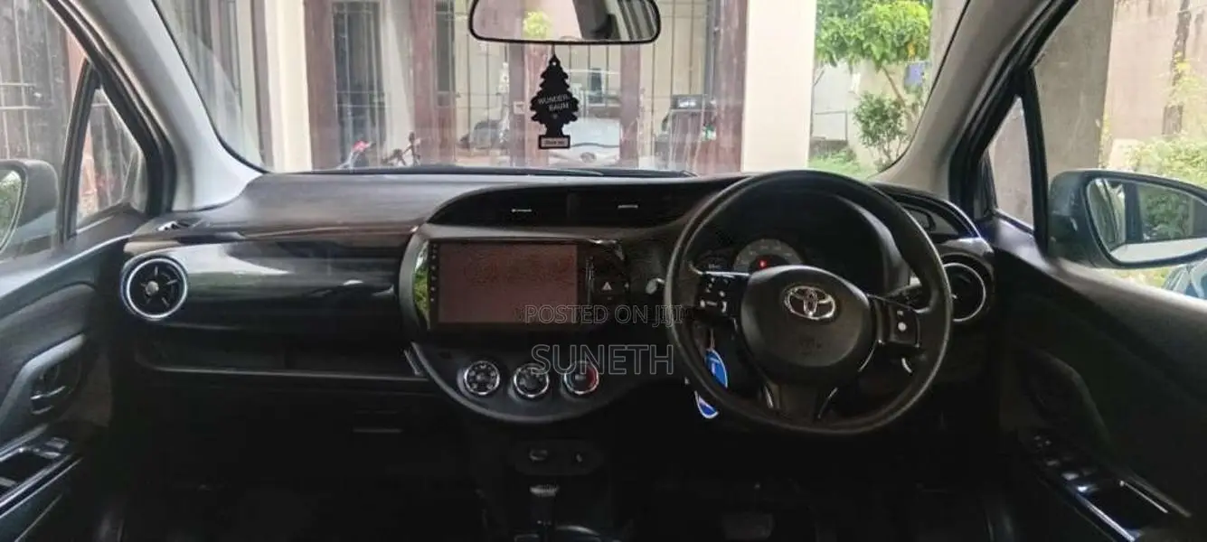 Toyota Vitz 2018 Car (Used)