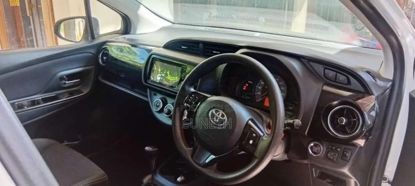 Toyota Vitz 2018 Car (Used)