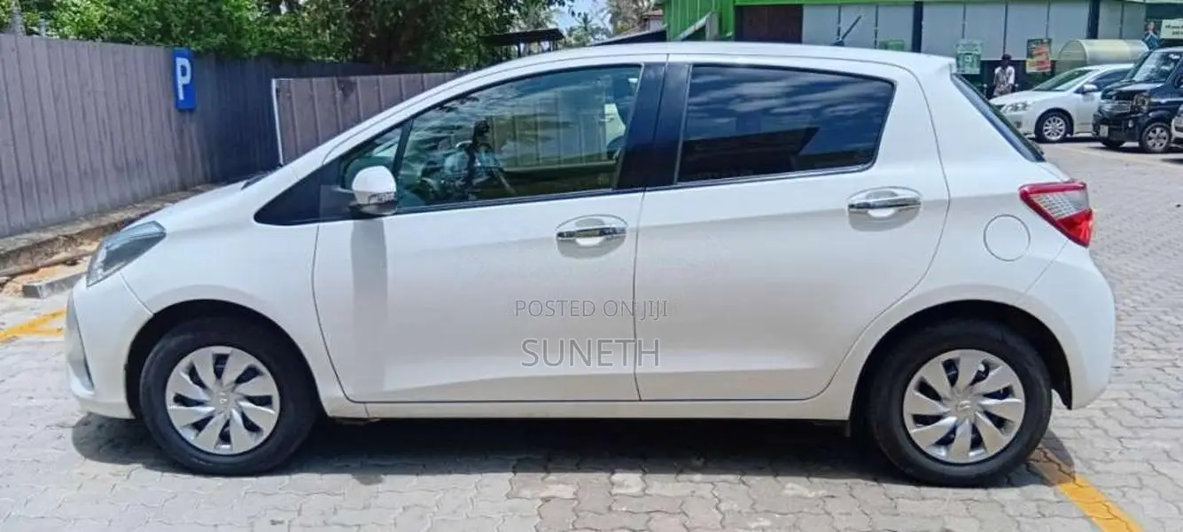 Toyota Vitz 2018 Car (Used)