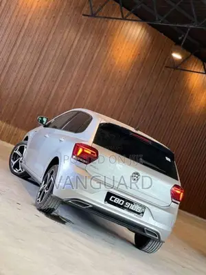Volkswagen Polo 2018 Car (Used)