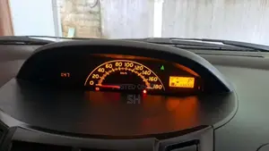 Toyota Vitz 2011 Car (Used)
