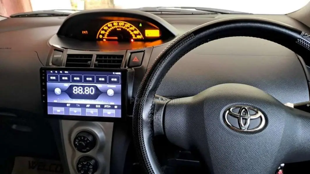Toyota Vitz 2011 Car (Used)