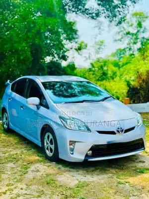 Toyota Prius 2013 Car (Used)