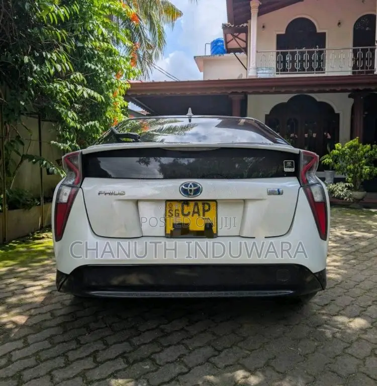 Toyota Prius 4th Gen 2016 Car (Used)